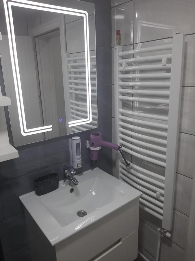 Adrijana 2 Apartmani Vrnjačka Banja エクステリア 写真